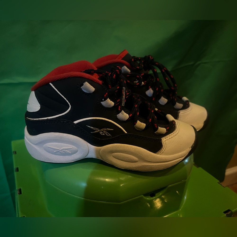Reebok mid “Question 4” size 12c